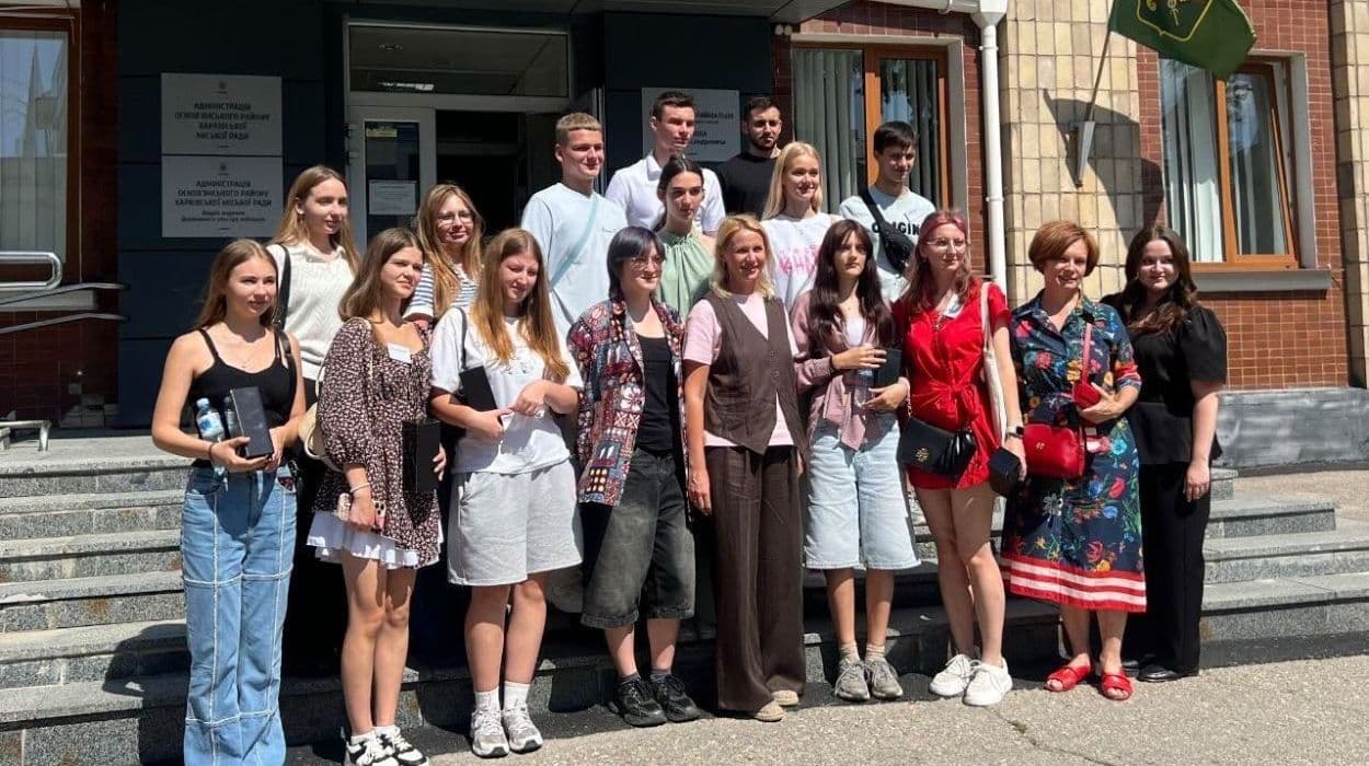 Виклики району та підтримка ВПО: в Основ’янському районі Харкова відзначили День молоді