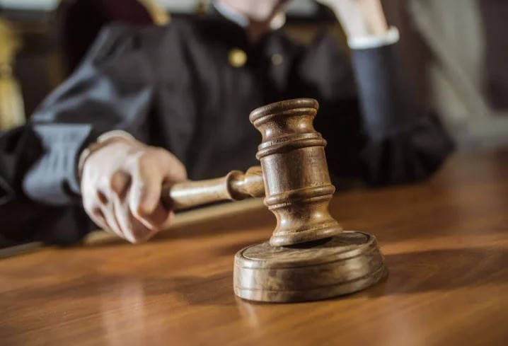 800 доларів за мовчання не допомогли: у Харкові депутата засудили за домагання неповнолітньої та підкуп поліції